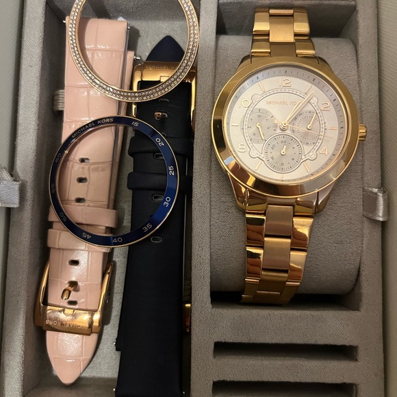 Michael Kors Multifunction Watch Set - Picture 3 of 6